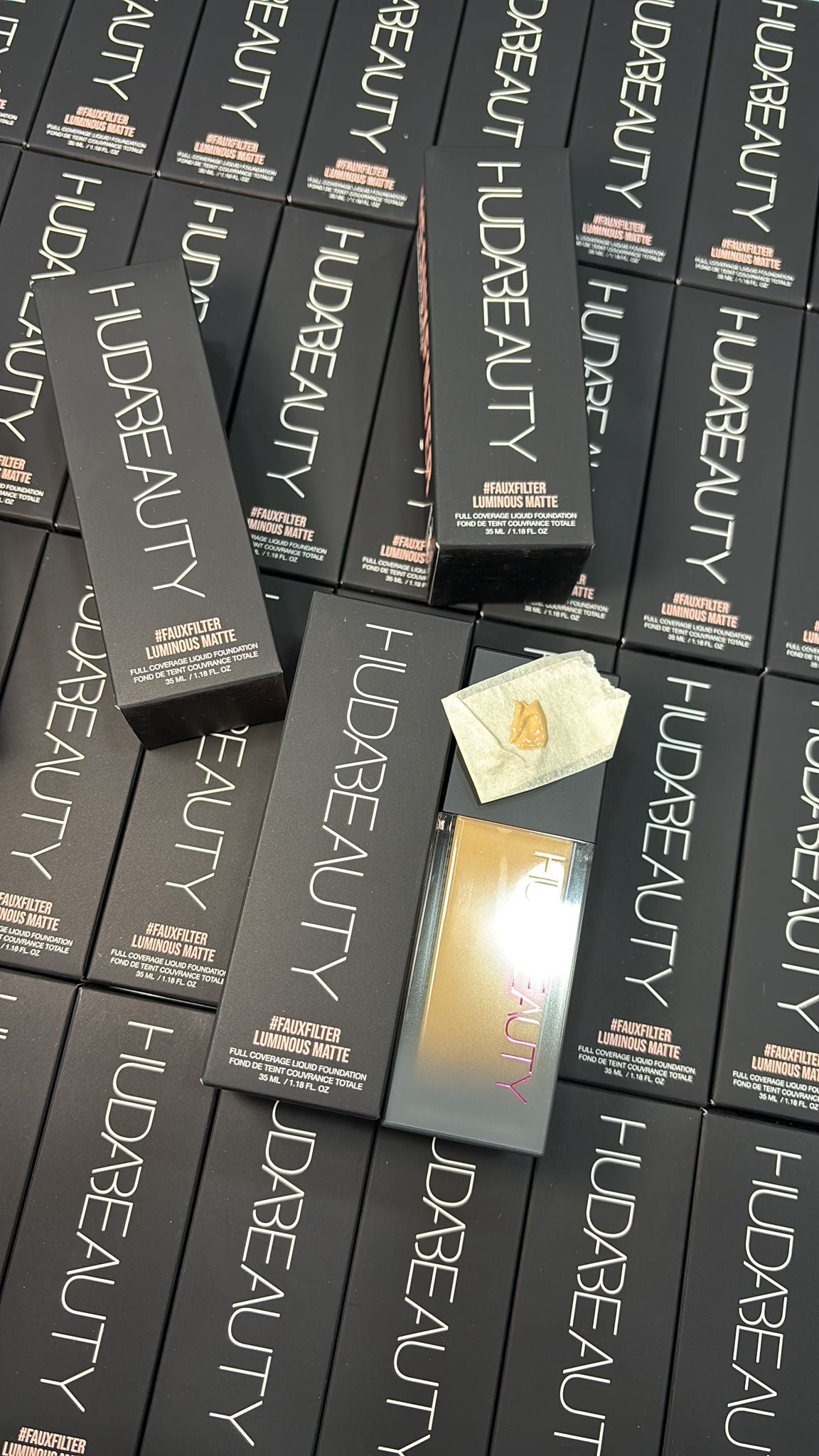 Fondotinta Huda Beauty
